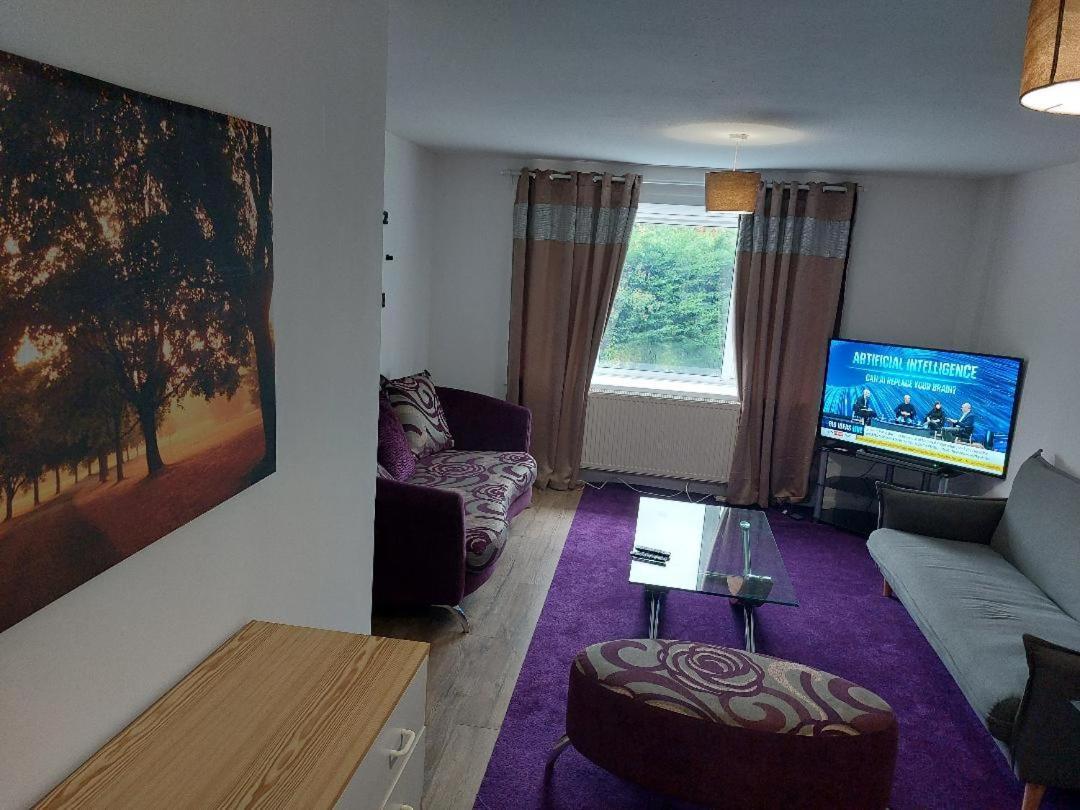 Superb 2 Bedroom Flat, Sleeps 6 Кройдон Екстериор снимка